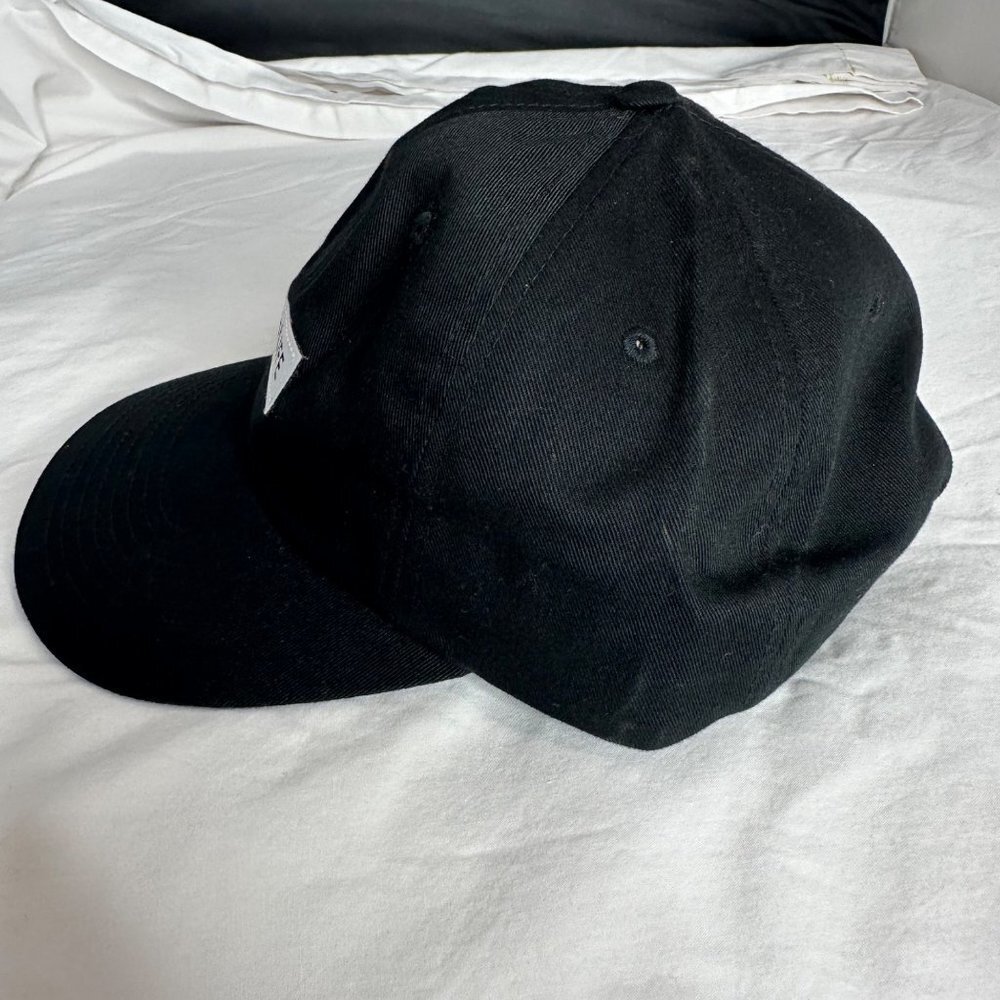 Goodlife Black Curved Brim Box Logo Adjustable Baseball Cap Casual Hat - Picture 4 of 9